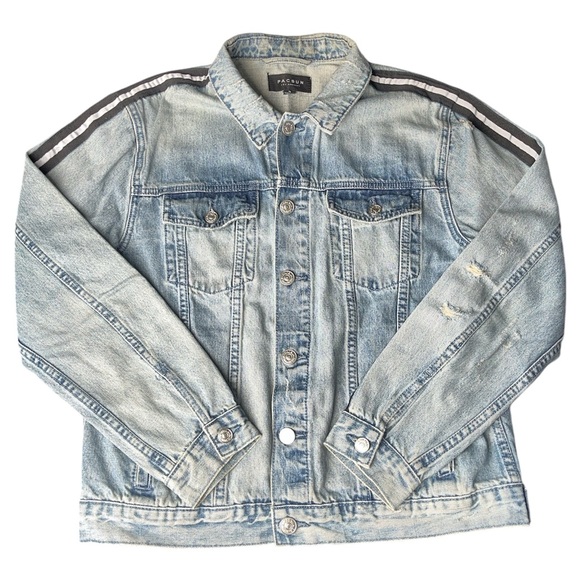 PacSun Denim Collared Button-Up Long Sleeve Relaxed Fit Light Wash Jean Jacket M - Picture 1 of 10